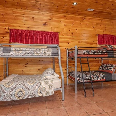 Spacious Party Hut Near Attractions McCookville 外观 照片