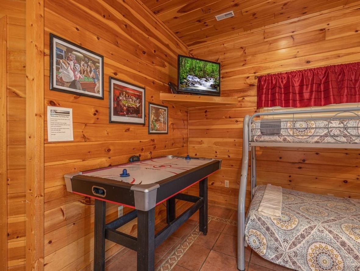 Spacious Party Hut Near Attractions McCookville 外观 照片